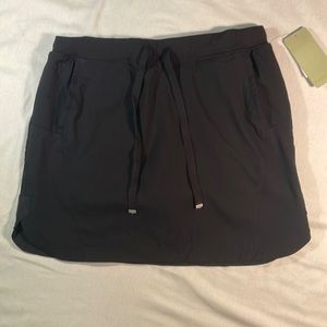 Halcyon black skort size S, new w/tags